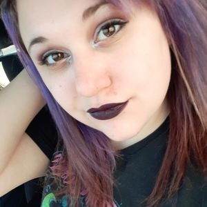 Meet your Posher, Desiree